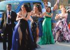 Neighborhood holds prom parade